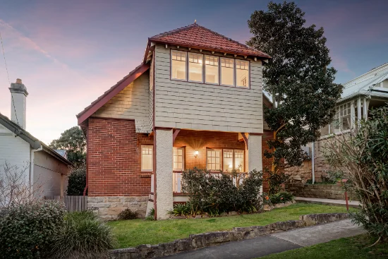 15 Woods Parade, Fairlight, NSW 2094