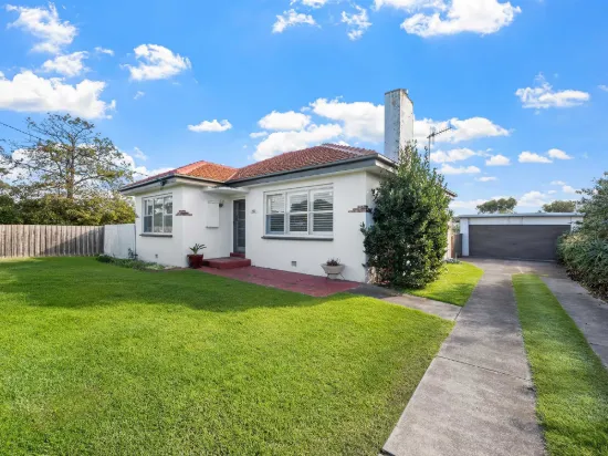 152 Princes Highway, Port Fairy, Vic 3284