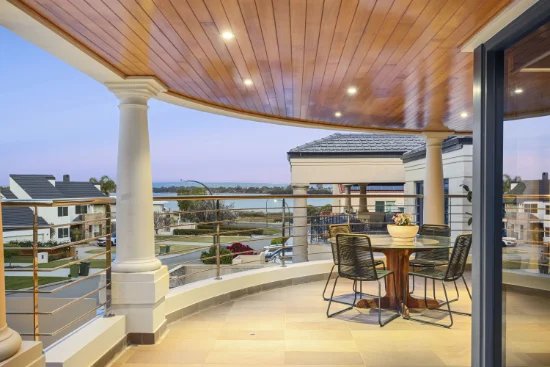152 River Way, Salter Point, WA 6152