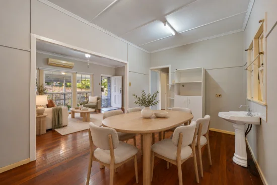 1528 Creek Road, Carina, Qld 4152