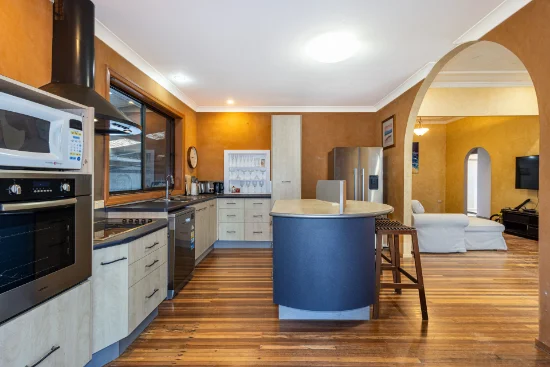 155 Esplanade, Point Vernon QLD 4655-Image