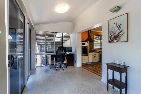 155 Esplanade, Point Vernon QLD 4655-Image