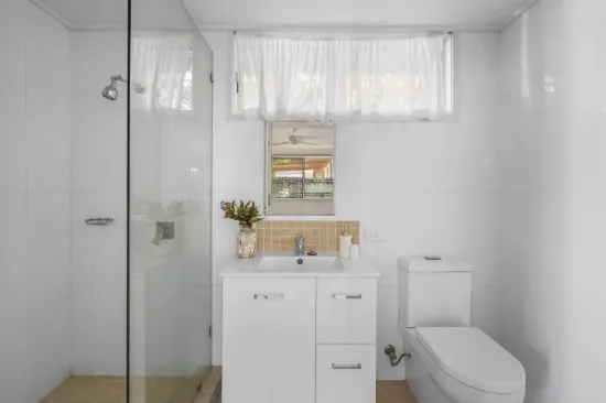 157 The Esplanade, Coombabah QLD 4216-Image