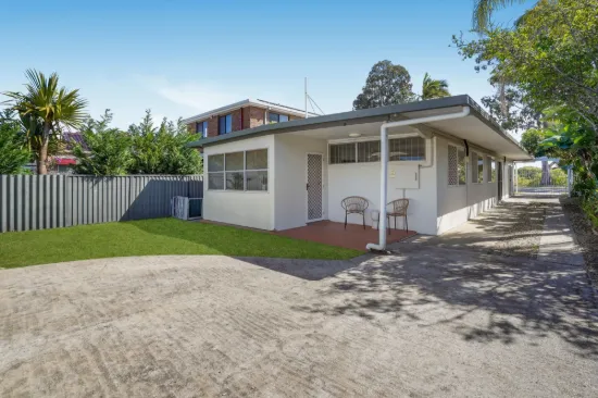 157 The Esplanade, Coombabah QLD 4216-Image