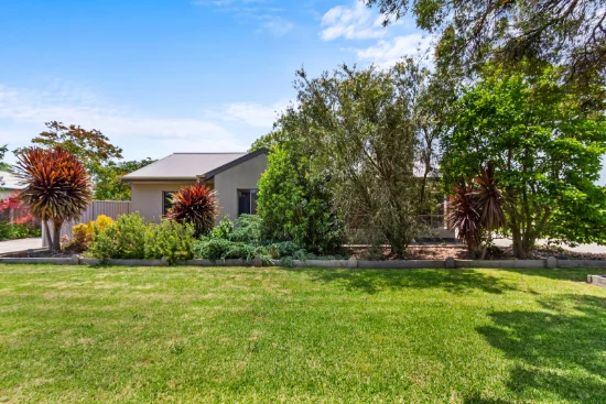 15B Raymond St, Stratford, Vic 3862