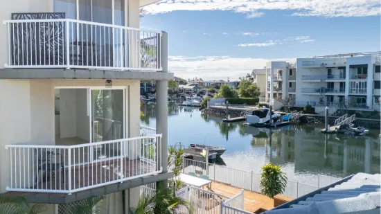 16/75-77 Bayview St, Runaway Bay, Qld 4216