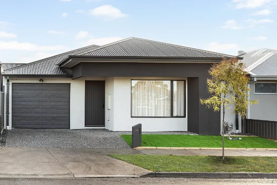 16 Adriana St, Mickleham, Vic 3064
