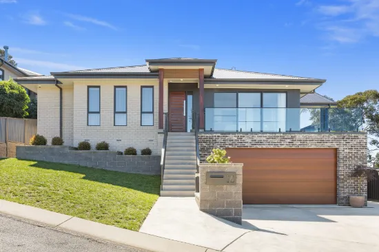 16 Alkoomi Place, Cooma, NSW 2630