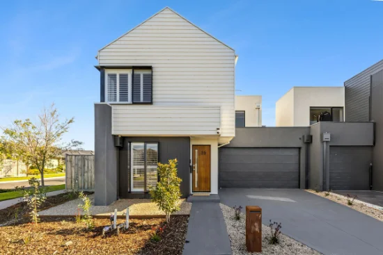 16 Avonbury Drive, Armstrong Creek, Vic 3217