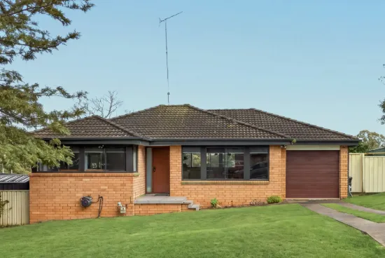 16 Balook Crescent, Bradbury NSW 2560-Image
