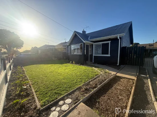 16 Barwon Avenue, Sunshine North, Vic 3020 - For Rent
