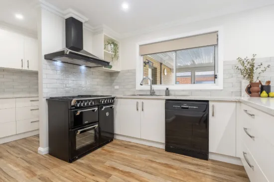 16 Baxter Court, Lavington, NSW 2641