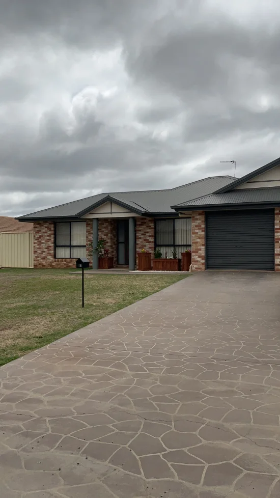 16 Berghofer Drive, Oakey QLD 4401-Image