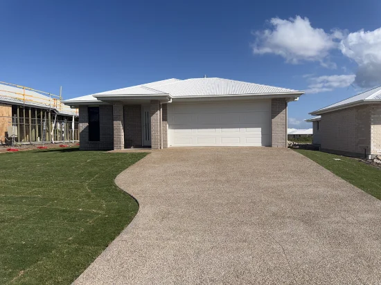 16 Bitterbark Street, Nikenbah, Qld 4655