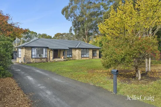 16 Bowen Street, Woodend, Vic 3442