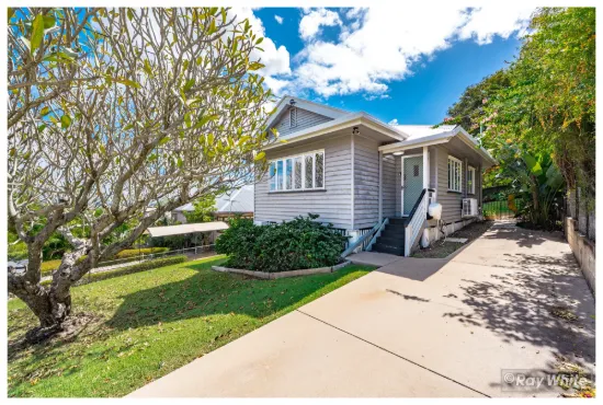 16 Bowen Terrace, The Range, Qld 4700