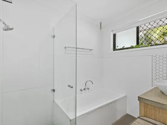 16 Brooke Avenue, Palm Beach, Qld 4221-Image