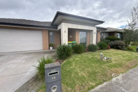 16 Brooklyn Street, Officer, Vic 3809