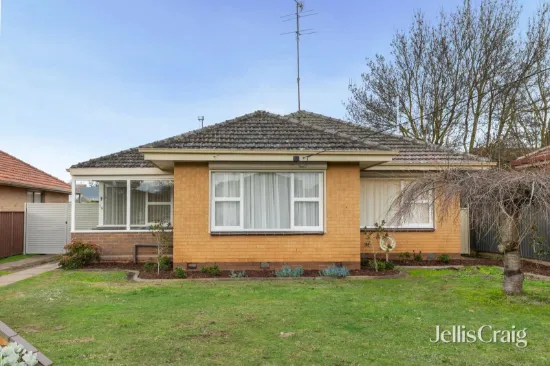 16 Browns Parade, Wendouree, Vic 3355