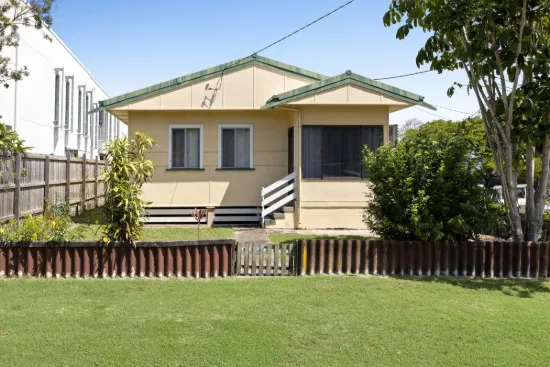 16 Burke Street, Golden Beach, Qld 4551