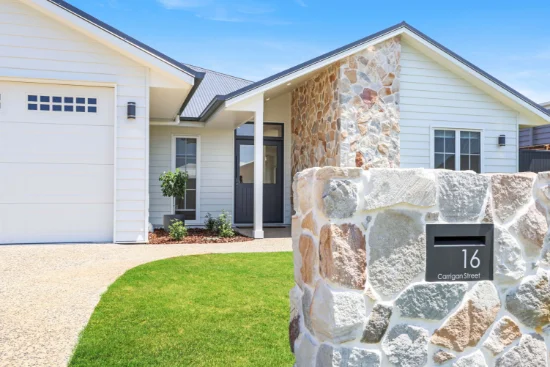16 Carrigan Street, Kearneys Spring, Qld 4350 - For Sale