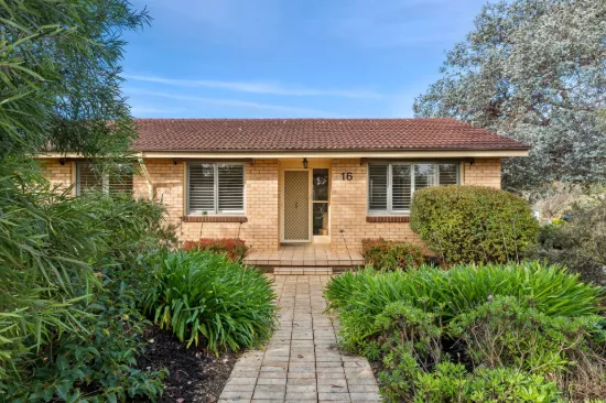 16 Chewings Street, Page, ACT 2614