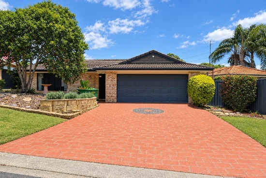 16 Christopher Court, Harristown, Qld 4350