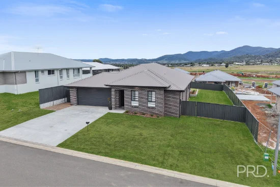 16 Crested Avenue, Moore Creek, NSW 2340