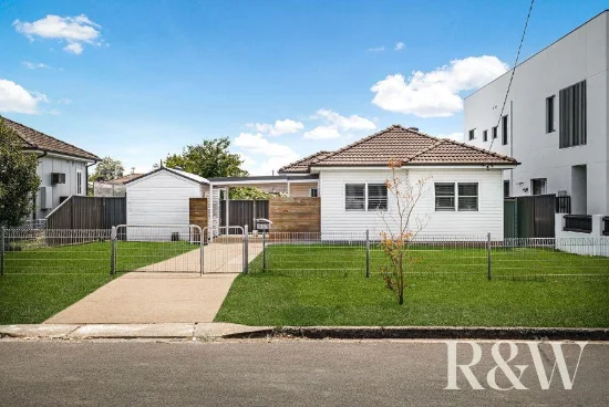 16 Dan Crescent, Colyton, NSW 2760