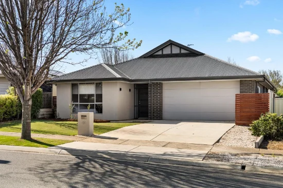 16 Davey Street, Strathalbyn, SA 5255