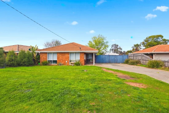 16 Davies Street, Darley, Vic 3340