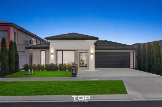 16 Dolomite Boulevard, Clyde North, Vic 3978