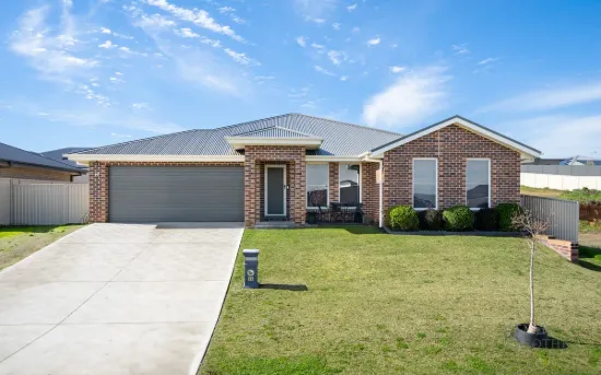 16 Dovey Drive, Kelso, NSW 2795