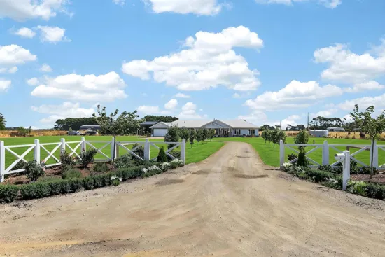 16 Duffus Street, Koroit, Vic 3282