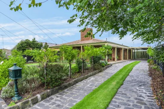16 East End Crescent, St Albans Park, Vic 3219