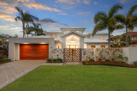 16 Eastpark Waters, Helensvale, Qld 4212 - For Rent