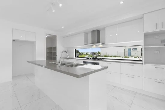 16 Executive Way, Bridgeman Downs, Qld 4035
