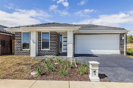 16 Fenway Boulevard, Clyde North VIC 3978-Image