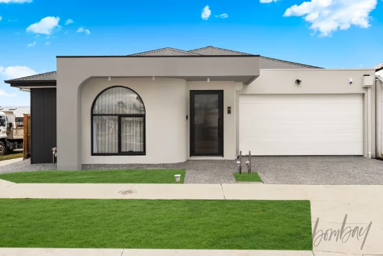 16 Garton Street, Mickleham, Vic 3064
