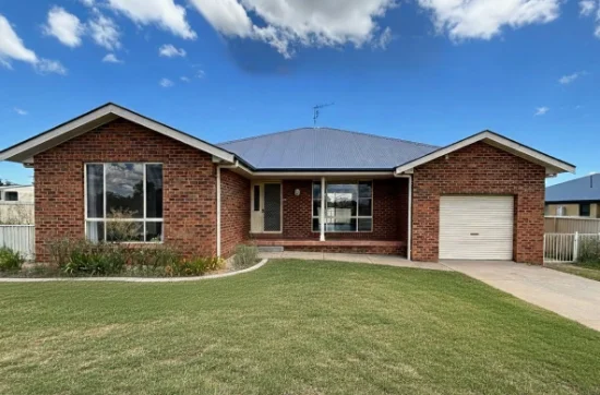 16 Glencoe St, Manilla, NSW 2346