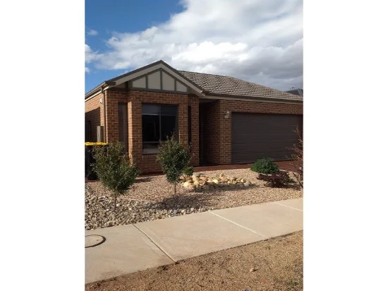 16 Hawthorn Avenue, Melton West, Vic 3337