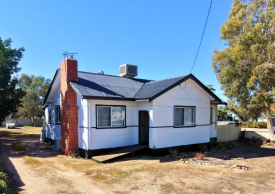 16 Hinckley Street, Kellerberrin, WA 6410