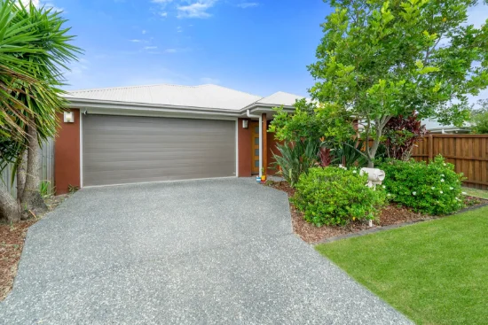 16 Hollyoak Crescent, Pimpama QLD 4209 - For Rent