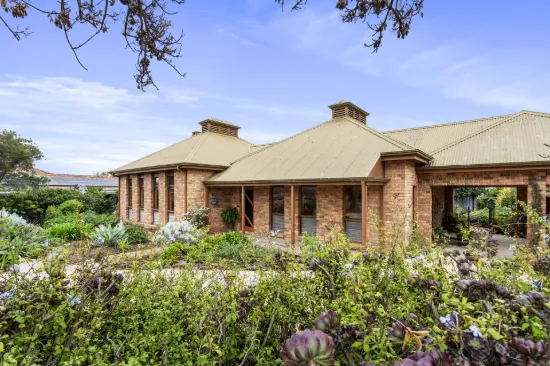 16 Jackson Avenue, Strathalbyn, SA 5255