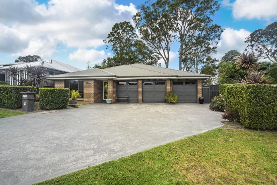 16 Jade Place, Meroo Meadow, NSW 2540