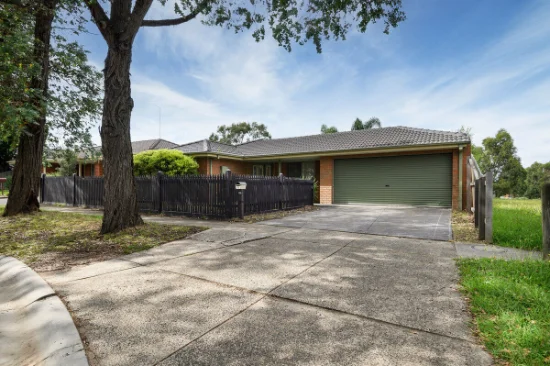 16 Jamie Street, Pakenham, Vic 3810