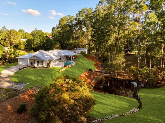 16 Johnstone Road, Southside, Qld 4570