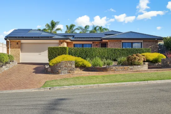 16 Lennard Drive, Moana, SA 5169
