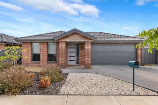 16 Marshall Road, Lucas, Vic 3350
