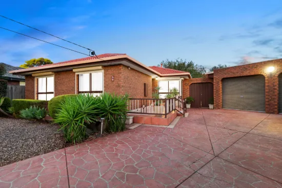 16 Maynard Place, Kings Park, Vic 3021